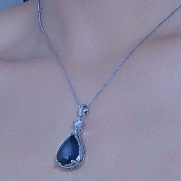 🆕 Waterdrop Crystal Blue & Silver Necklace!!!  Brand New!!! Great Gift Idea!!! - Picture 4 of 7